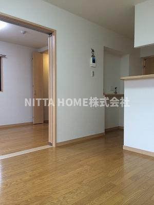 居室・リビング　リビングは10帖です☆彡