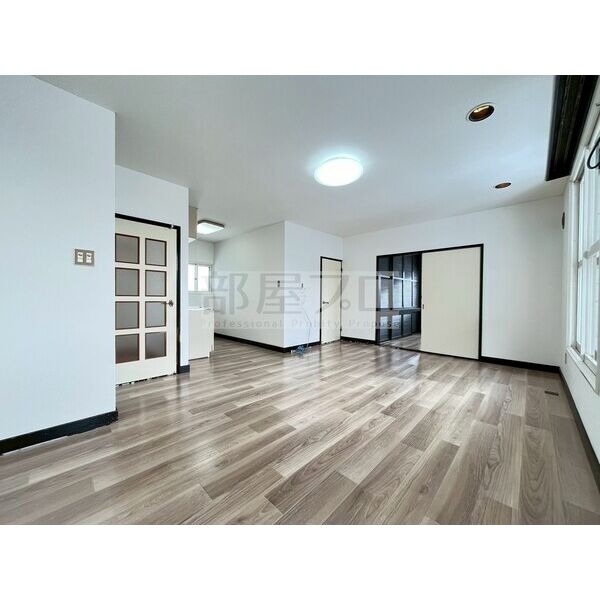 居室・リビング　広々リビング