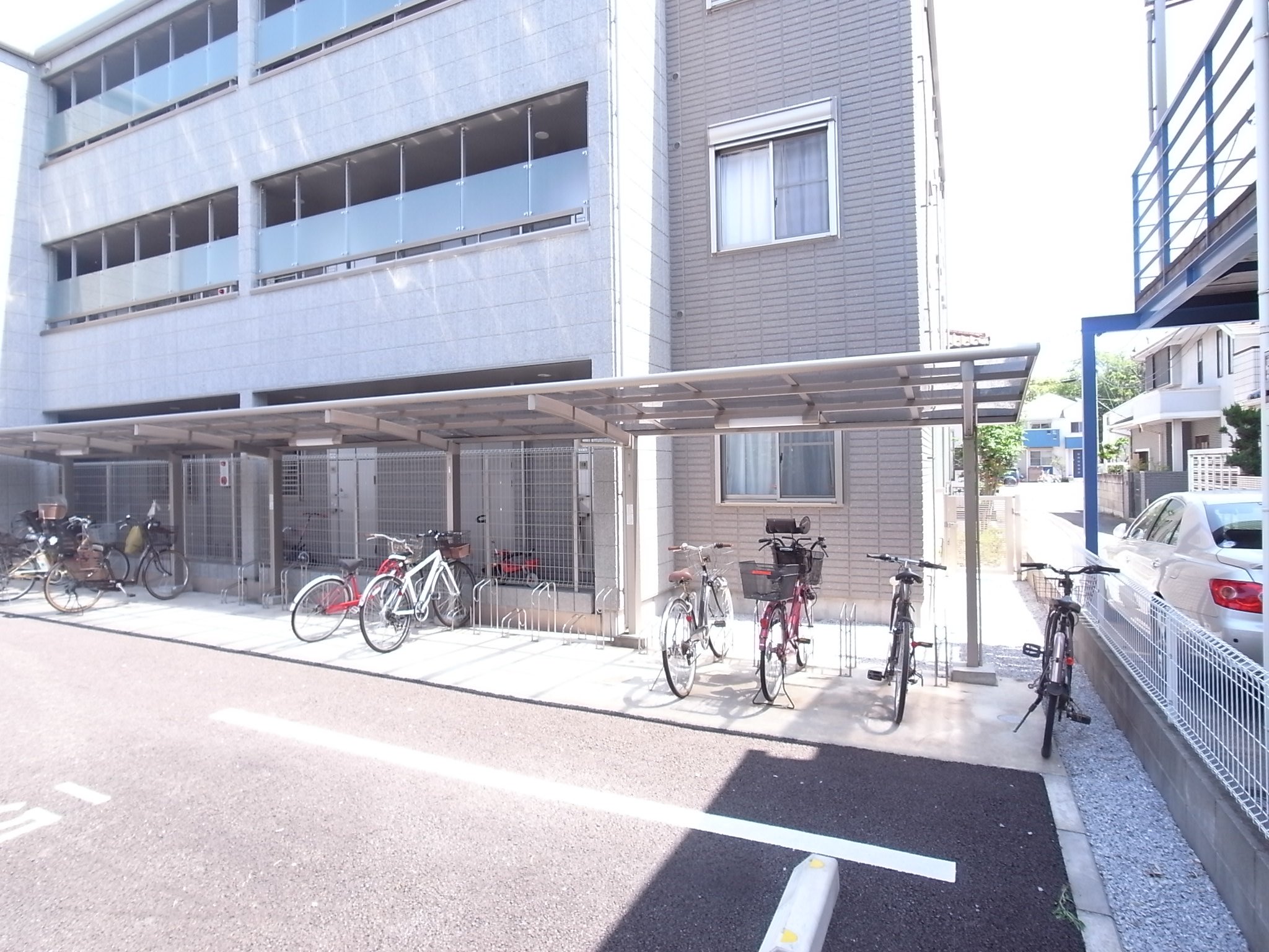 その他共有部分　屋根付き駐輪場