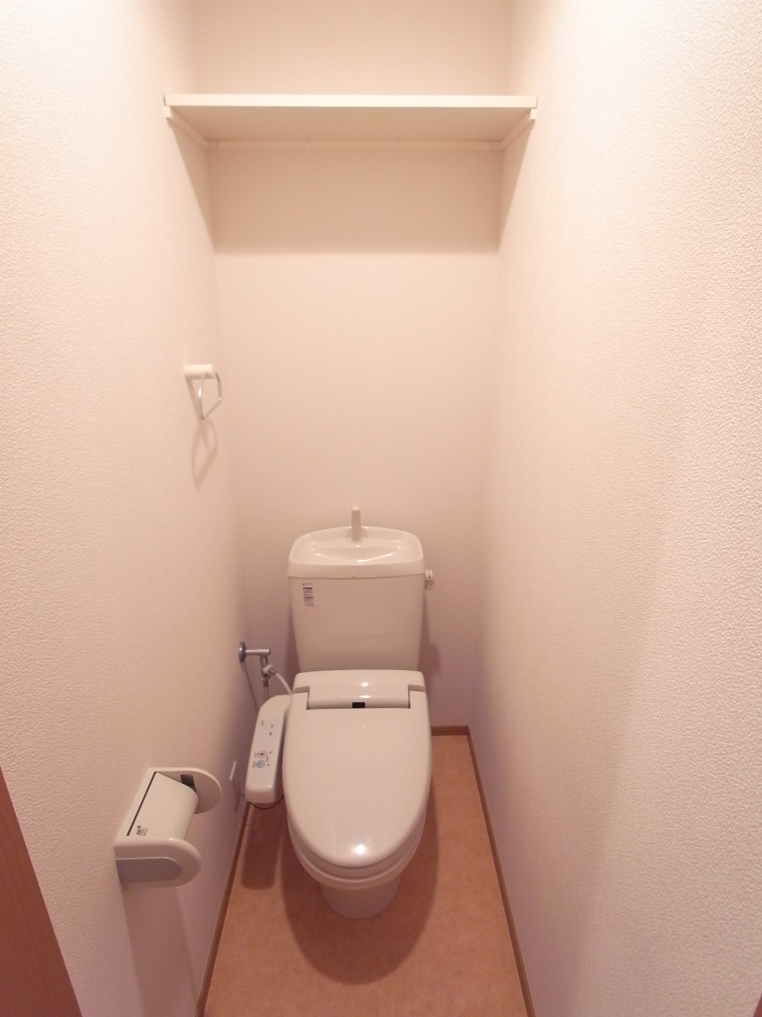 トイレ　温水洗浄便座