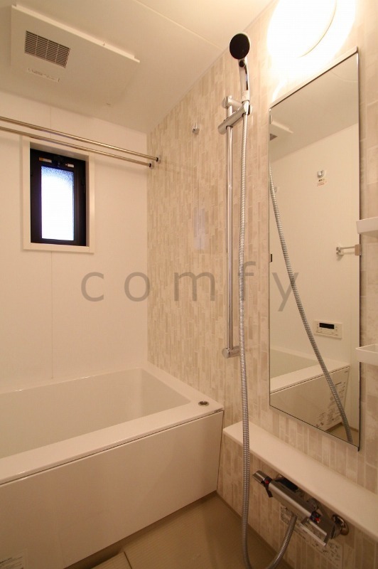 バス・シャワールーム　バスルーム