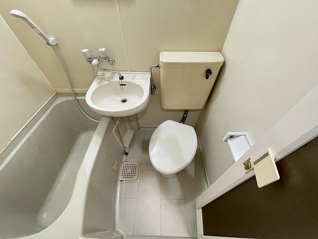 トイレ　※別号室の写真使用中