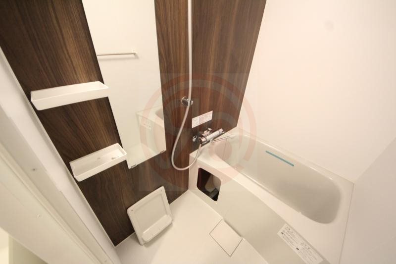 バス・シャワールーム　落ち着いた空間のお風呂です