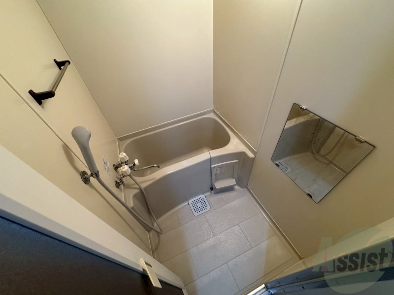 バス・シャワールーム　ユニットバスです。疲れを癒すのに欠かせませんね！