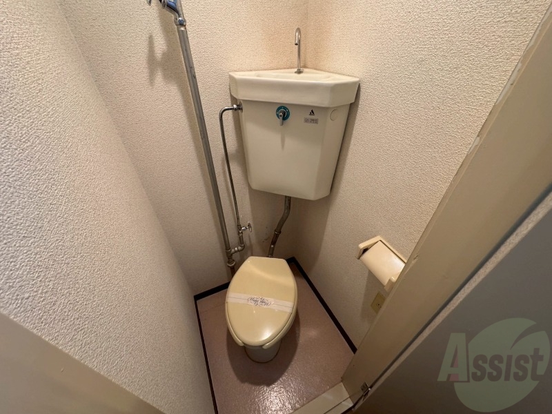 トイレ　こちらはトイレです。清潔感があり、安心して使用できます。