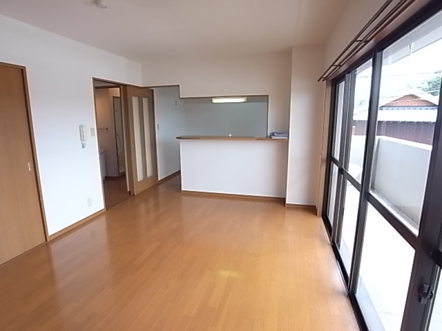 居室・リビング　カウンターキッチンです