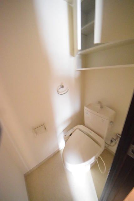 トイレ　ウォシュレット完備