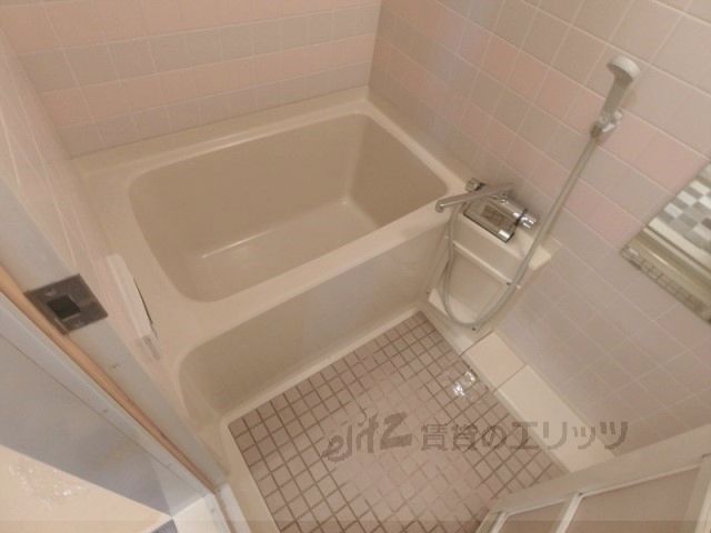 バス・シャワールーム　風呂