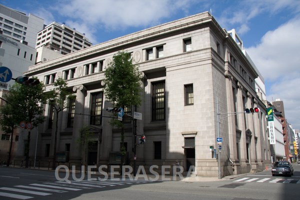 銀行　三井住友銀行大阪中央支店（銀行）まで225m