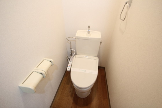 トイレ　※別部屋の写真です