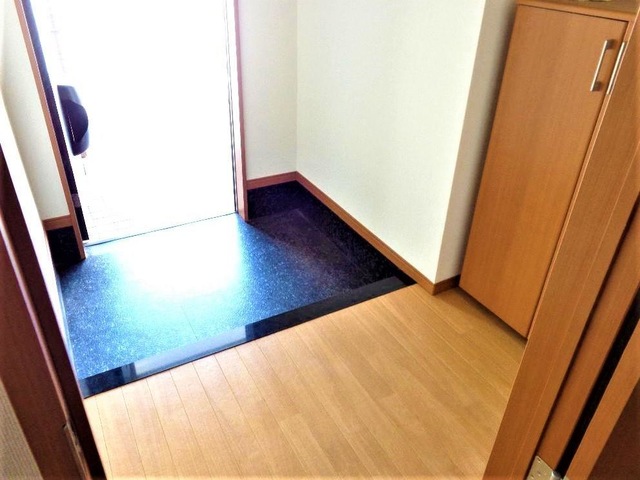 玄関　収納豊富なシューズボックスです♪