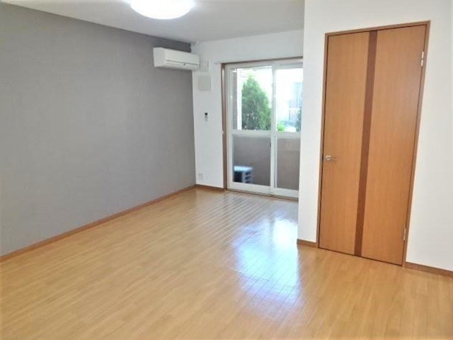 居室・リビング　使いやすい形の為、レイアウトを楽しめます♪