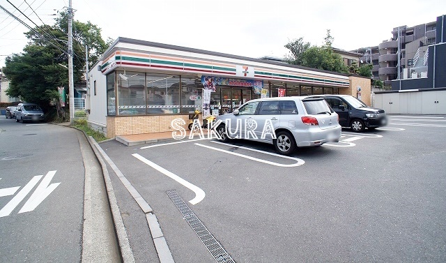 コンビニ　セブンイレブン 横浜泉区役所前店（コンビニ）まで801m