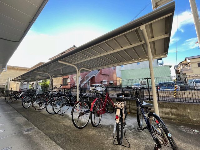 その他　屋根付き駐輪場