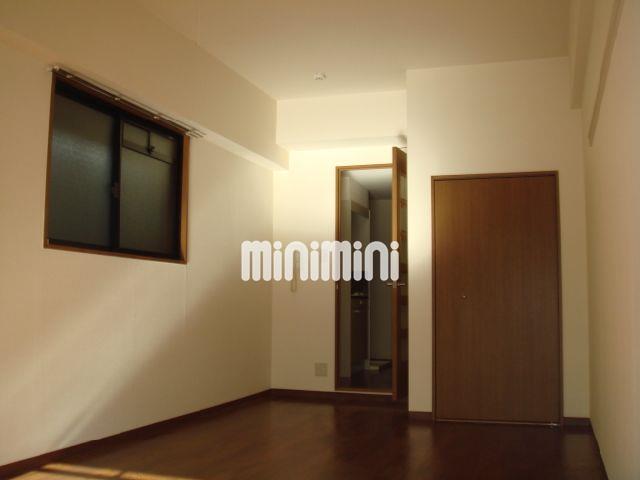 その他部屋・スペース　小窓付きで風通し良好です。