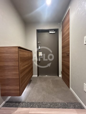 玄関　リビエナ　グラン　新梅田　玄関