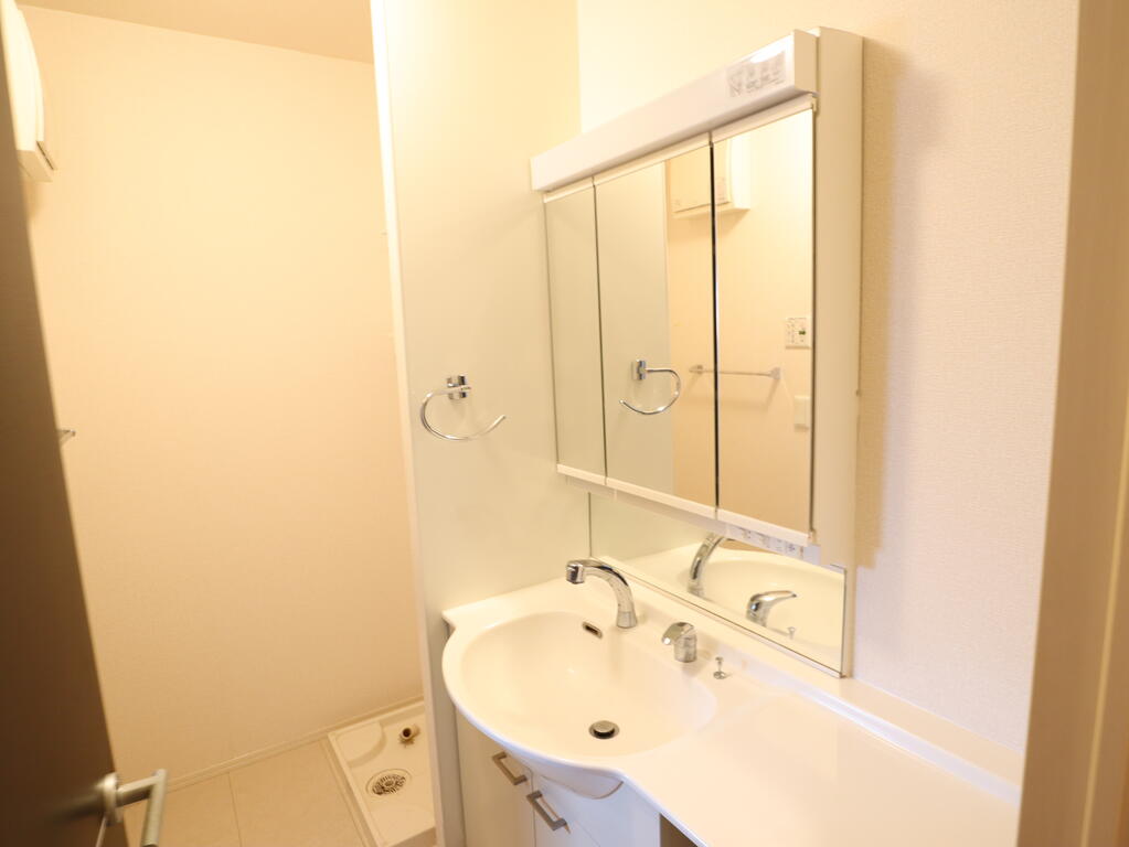 洗面設備　洗面台・洗濯機置場