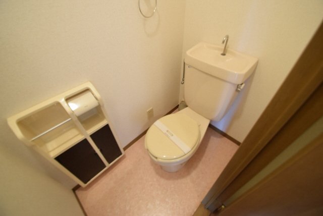 トイレ　コンパクトで使いやすいトイレです