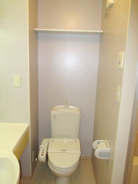 トイレ　★温水洗浄便座付トイレです★