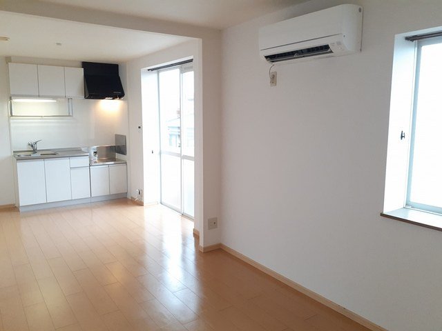 居室・リビング　ゆったり過ごせる居間です