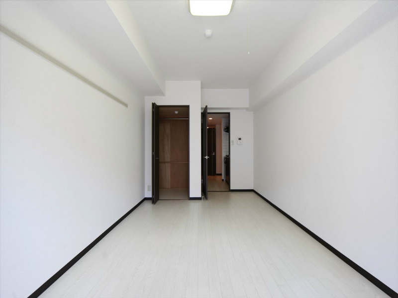 その他部屋・スペース　洋室9.3帖　ウォークインクローゼット付（収納充実してます）