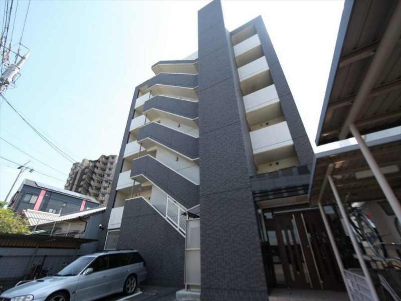 建物外観　宅配ＢＯＸ　防犯カメラ　オートロック　家具家電用意できます