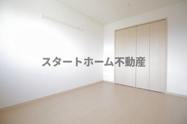 居室・リビング　コンパクトで使いやすい洋室です