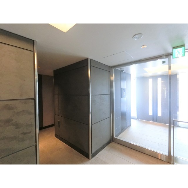 エントランス　建物の内部です