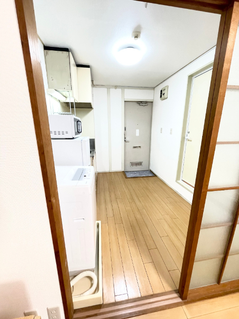 玄関　※別部屋参考写真