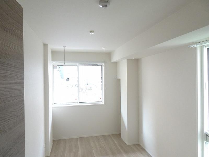 その他　洋室5.9帖のお部屋になります。