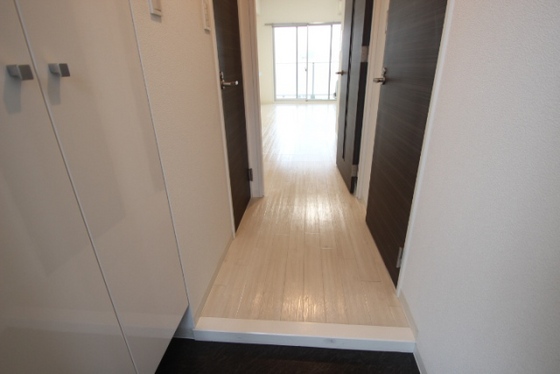 玄関　※別部屋の写真です