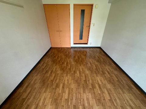 居室・リビング　室内