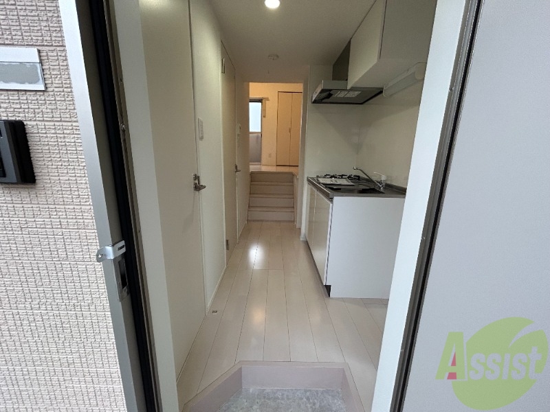 玄関　段差の低い玄関なので転びにくくなっております