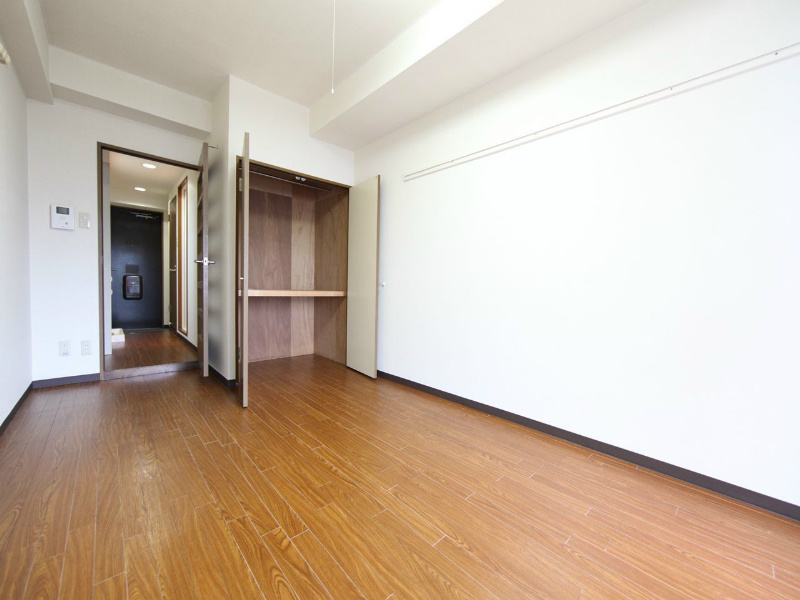 居室・リビング　洋室8帖　クローゼット（収納充実してます）