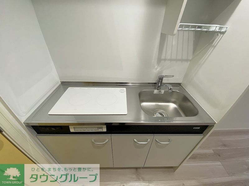 キッチン　一人暮らしに丁度いいサイズ、お手入れ楽々のIHキッチンです！