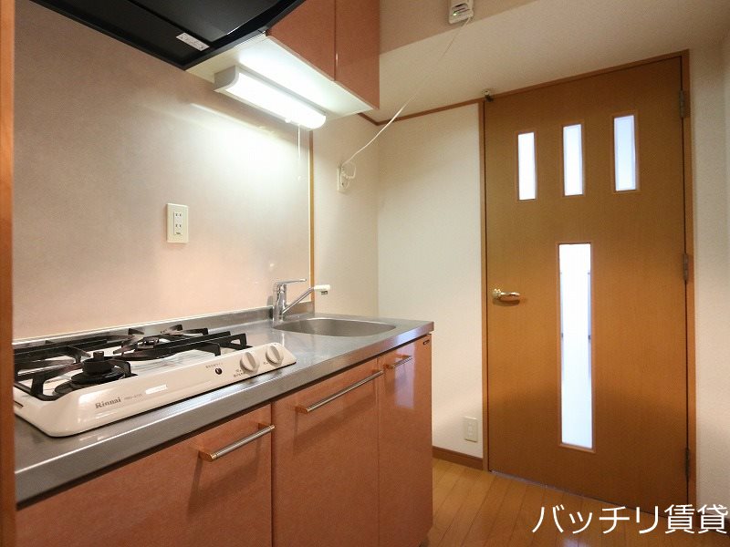 キッチン　同型タイプのイメージ画像。現況を優先いたします。