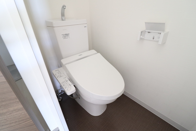 トイレ　温水洗浄便座