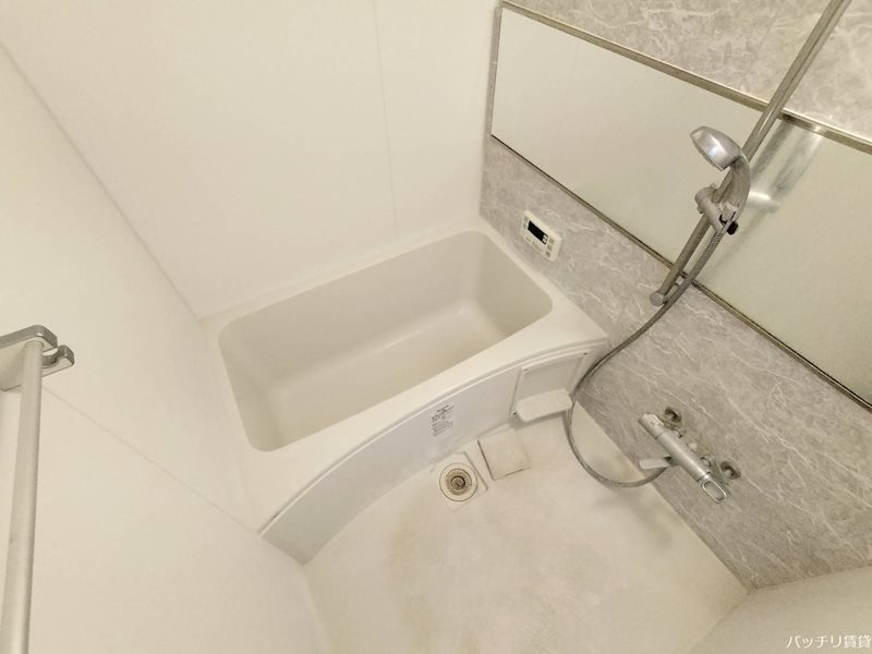 バス・シャワールーム　写真は同タイプの別室参考写真になります。