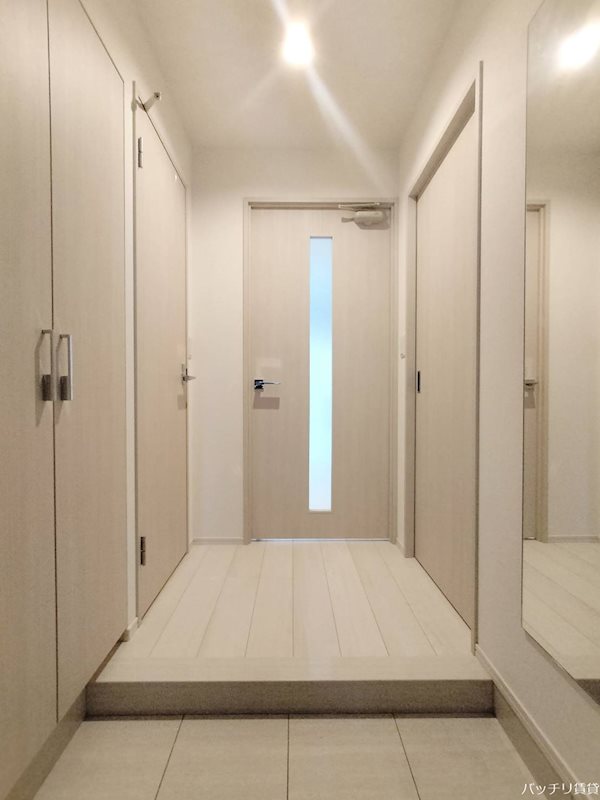 玄関　写真は同タイプの別室参考写真になります。