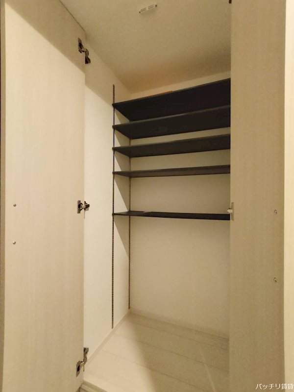 収納　写真は同タイプの別室参考写真になります。