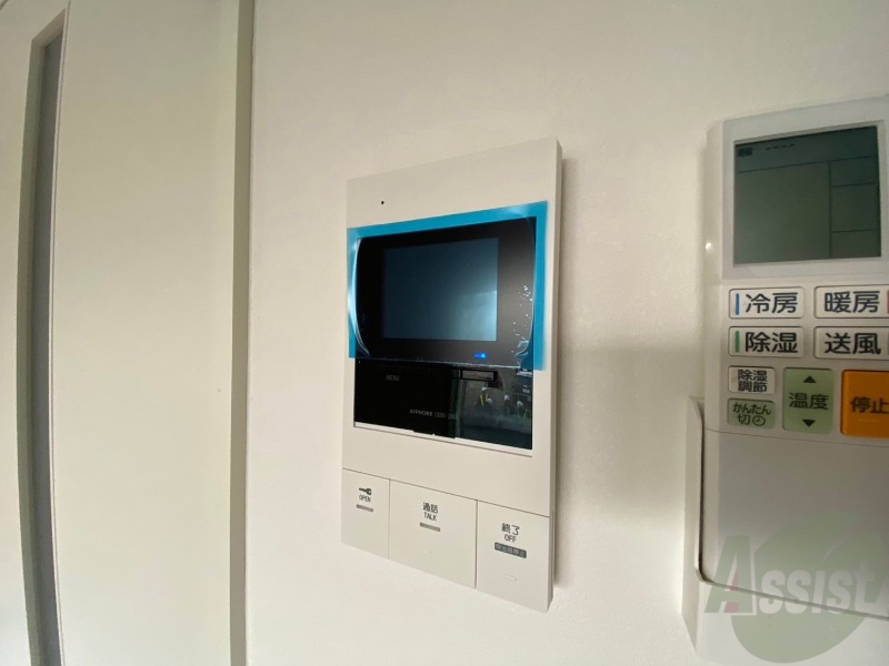 セキュリティ　ＴＶモニター付インターホンです。来客者の顔が見えるので安心！