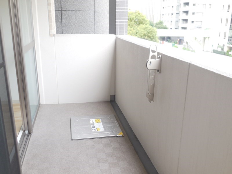 バルコニー　広々ベランダ