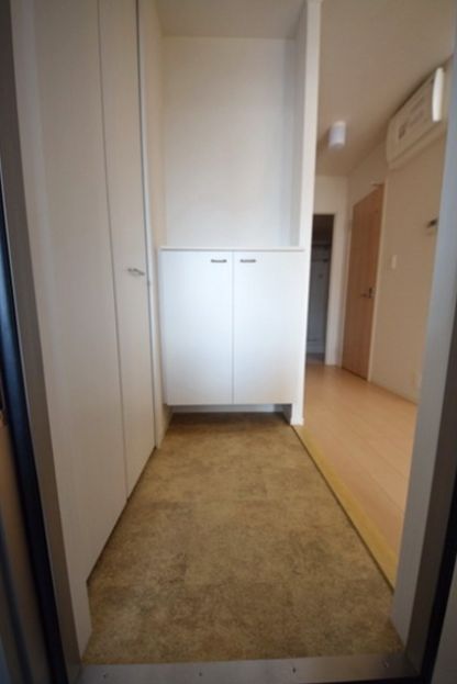 玄関　弊社は都内全域の物件をご紹介可能です！