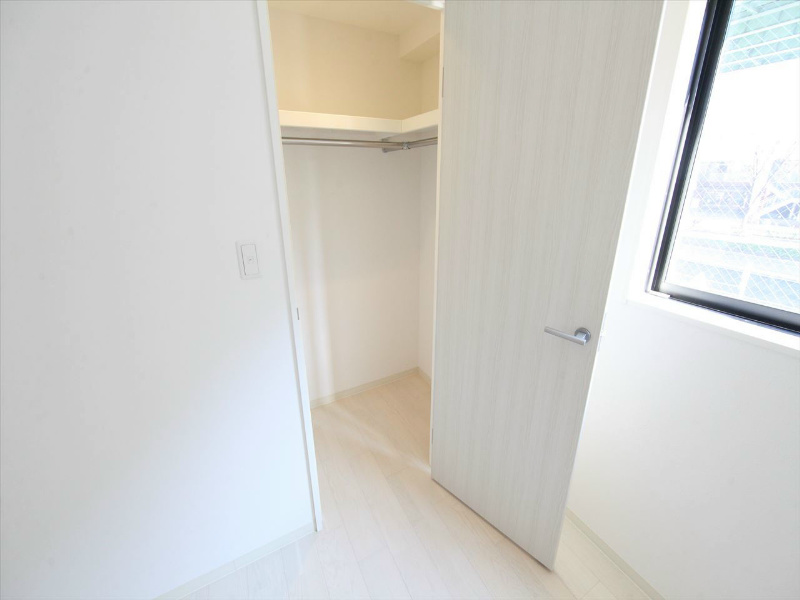 収納　ウォークインクローゼット（収納充実してます）