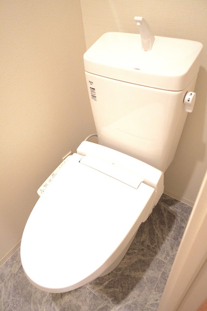 トイレ　※写真は同タイプ住戸です。