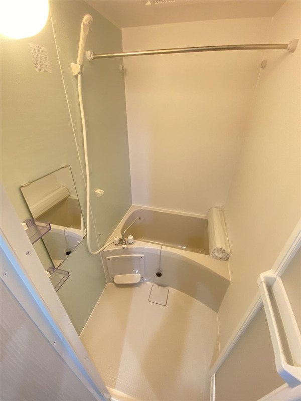 バス・シャワールーム　浴室乾燥機付き♪