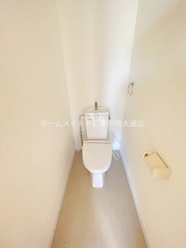 トイレ　同型別部屋写真（反転）