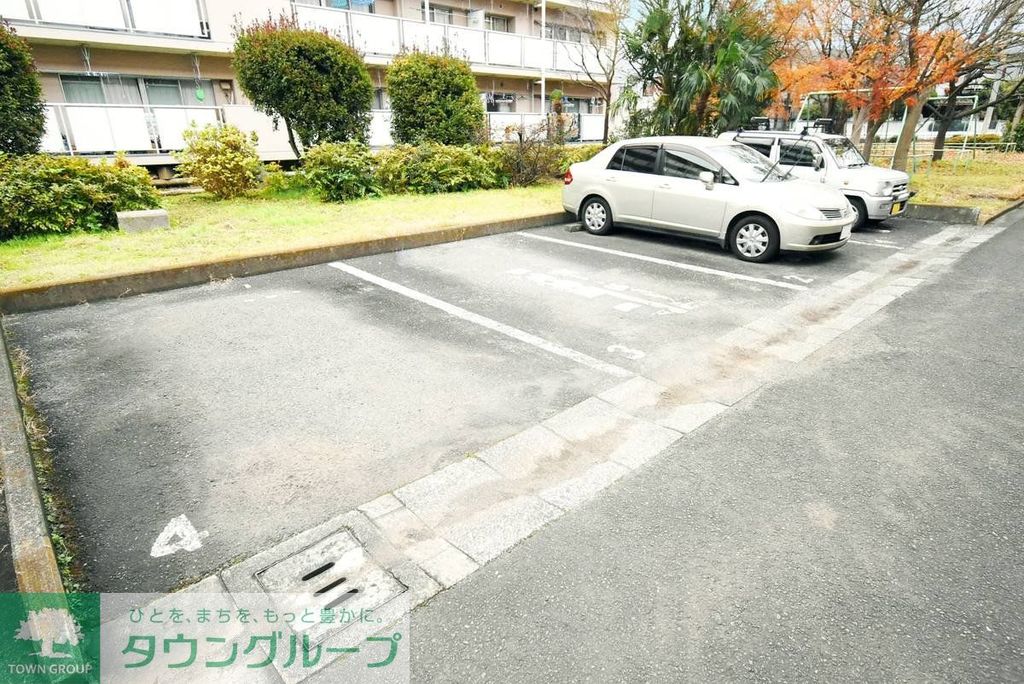 駐車場　駐車場