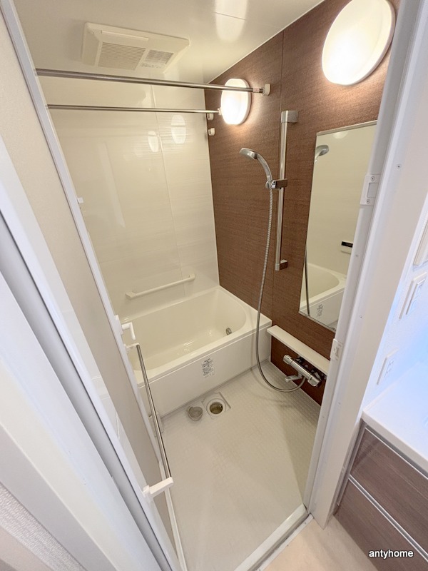 バス・シャワールーム