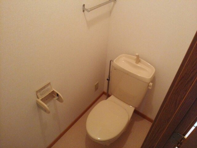 トイレ　シンプルで使いやすいトイレです